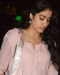 Jhanvi Kapoor snapped at airport