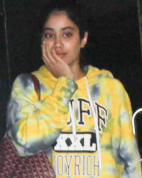 Jhanvi Kapoor snapped at Tip Toe Salon, Juhu