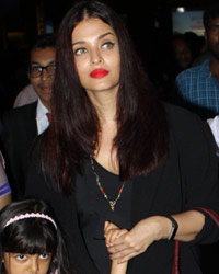 Arashya and Aishwarya Rai Bachchan snapped at airport