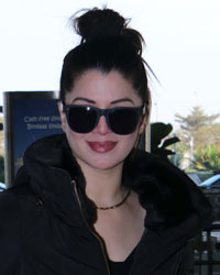 Kainaat Arora snapped at airport