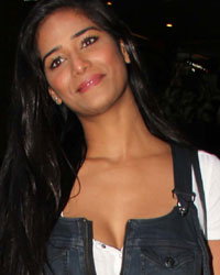 Poonam Pandey spotted at Phoenix Mall lower Parel