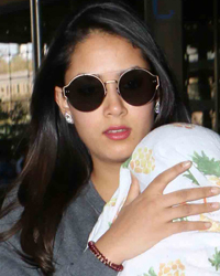 Mira Rajput and Shahid Kapoor snapped at airport