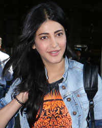 Shruti Haasan snapped at airport