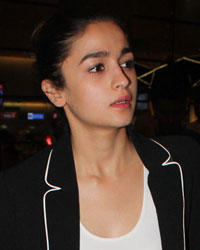 Alia Bhatt snapped a airport