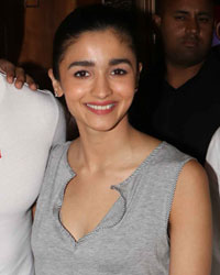 Varun Dhawan and Alia Bhatt visit PVR, Mumbai