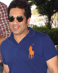 Sachin Tendulkar snapped at airport