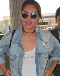 Sonakshi Sinha snapped at airport