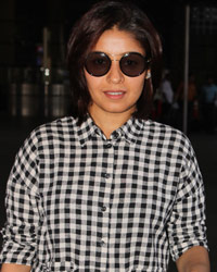 Sunidhi Chauhan snapped at airport