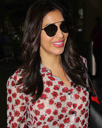 Sophie Choudry snapped at airport