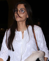 Sonam Kapoor snapped at airport