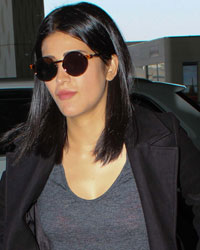 Shruti Haasan snappedat airport