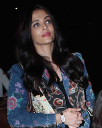 Aishwarya Rai and Aradhaya Bachchan snapped at airport