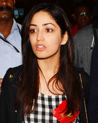 Yami Gautam and Hrithik Roshan snapped at airport