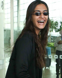 Sonam Kapoor snapped at irport