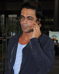 Sunil Grover snapped at airport