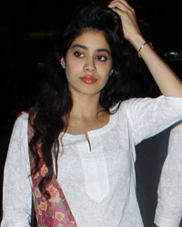 Jhanvi Kapoor and Sara Ali Khan snapped at sirport