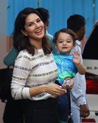 Daniel Weber and Sunny Leone with their kids