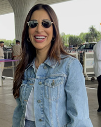 Sophie Choudry snapped at airport