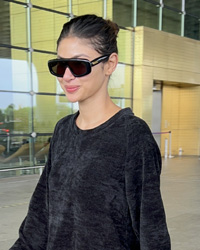 Mouni Roy snapped at airport