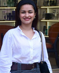 Avneet Kaur spotted outside a salon in Khar