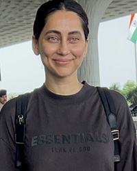 Anusha Dandekar at airport