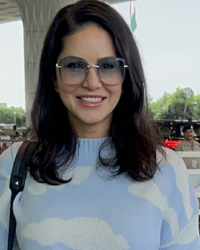 Sunny Leone at airport