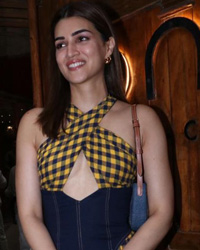 Kriti Sanon snapped in Juhu