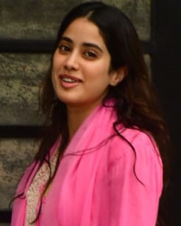 Janhvi Kapoor snapped in Andheri