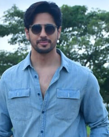 Sidharth Malhotra snapped at Filmcity