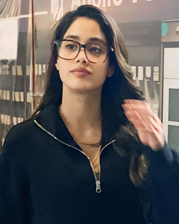 Janhvi Kapoor snapped at the airport