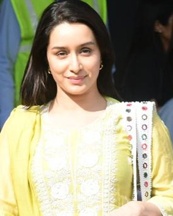 Shraddha Kapoor snapped at Kalina airport