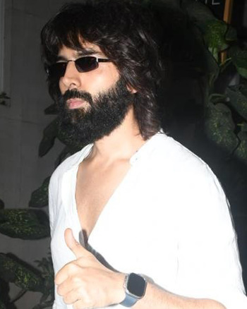 Kartik Aaryan snapped at Krome Studio in Bandra