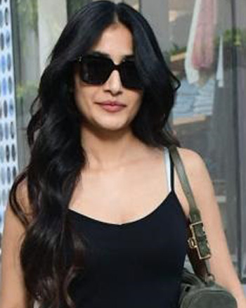 Dhanashree Verma snapped in Santacruz