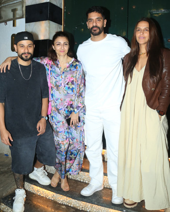 Kunal Kemmu, Soha Ali Khan, Neha Dhupia and Angad Bedi snapped at Torii restaurant in Bandra