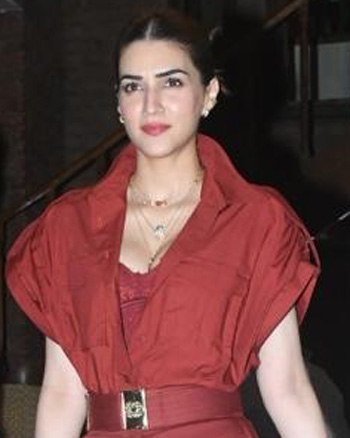 Kriti Sanon snapped outside Gigi restaurant in Bandra