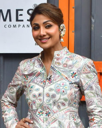 Shilpa Shetty snapped on the sets of Super Dancer 5