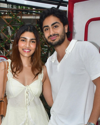 Malaika Arora, Seema Sajdeh, Alizeh Agnihotri and others snapped at Scarlett House in Juhu