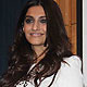 Sonam Kapoor meets her Twitter Fans