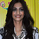 Sonam Kapoor meets her Twitter Fans