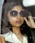 Shamita Shetty visits Shilpa Shetty in hospital