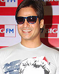 Vivek Oberoi flags off 'Cigarette Bujhao Life Banao!' campaign