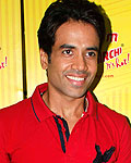 Tusshar Kapoor at Radio Mirchi to promote KSKHH