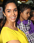 Mallika Sherawat visits Anandniketan to meet cancer patients children