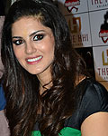 Sunny Leone promote Jism 2 in Kolkata