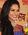 Veena Malik and Sunil Rane in Shivmudra Pratisthan's Dahi Handi