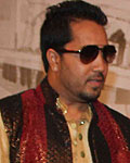 Mika Singh and Vivek Oberoi