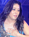 Sunidhi Chauhan performing at Nathdwara festival