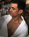 Aamir Khan leaves for Hajj