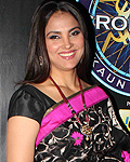 Lara Dutta on the sets of KBC's special episode, 'Doosra Mauka'. The episode engaged with those that have been victims of great injustice