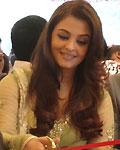 Aishwarya Rai Bachchan at Kalyan Jewellers Showroom Opening Vadodara